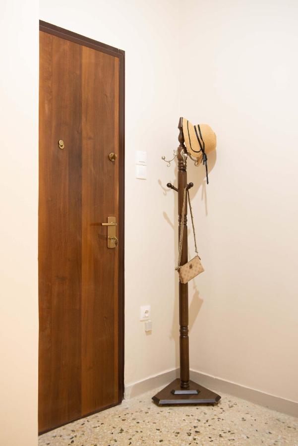 Filopappou Decent Apartment Atenas Exterior foto