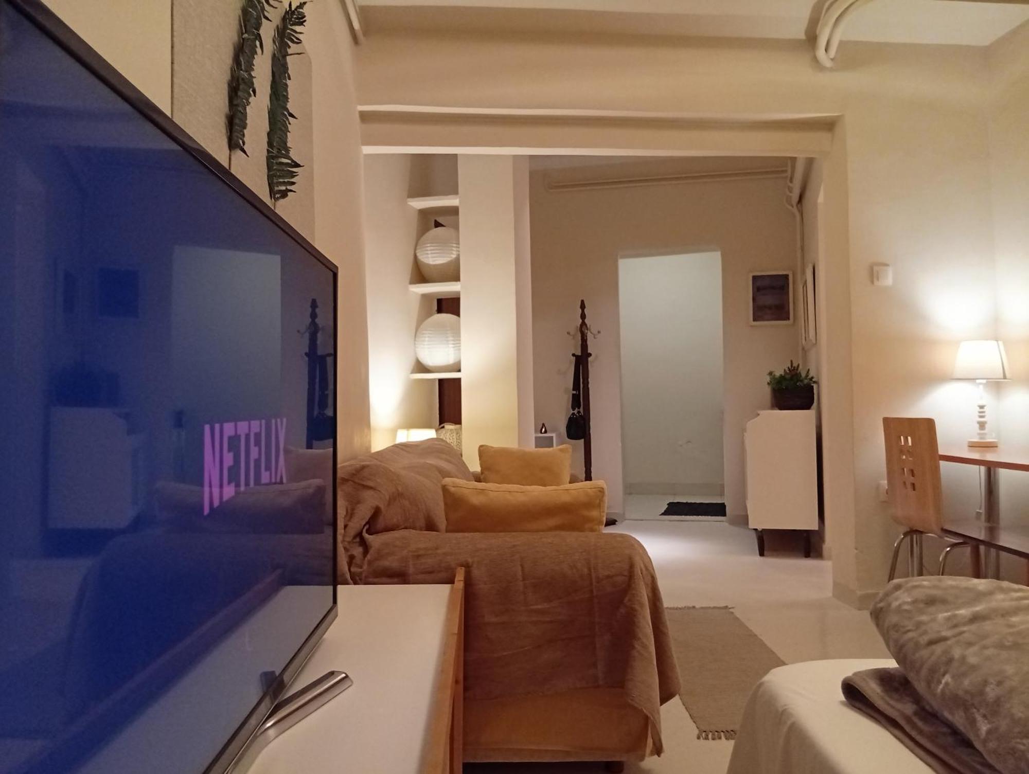Filopappou Decent Apartment Atenas Exterior foto