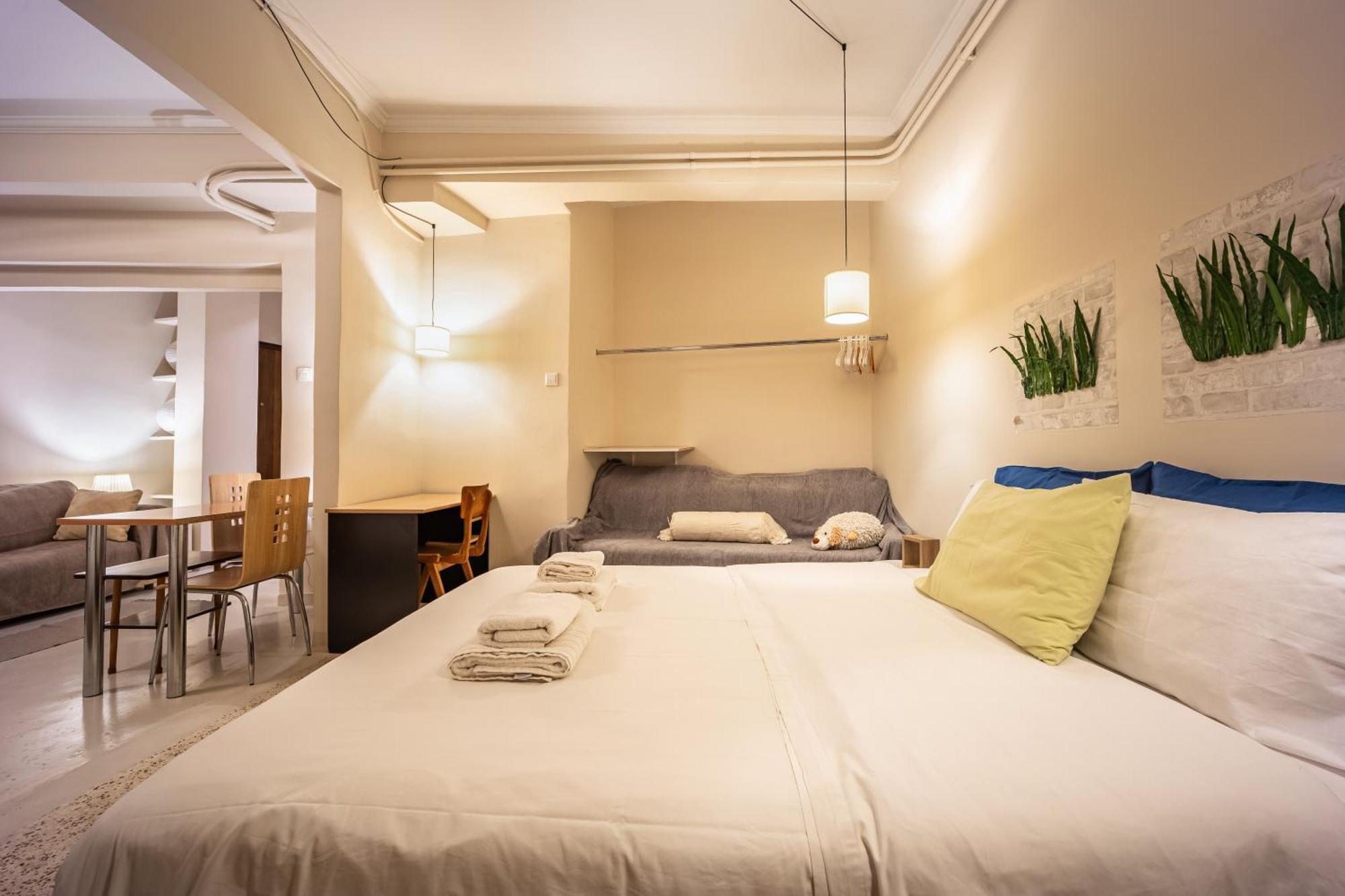 Filopappou Decent Apartment Atenas Exterior foto